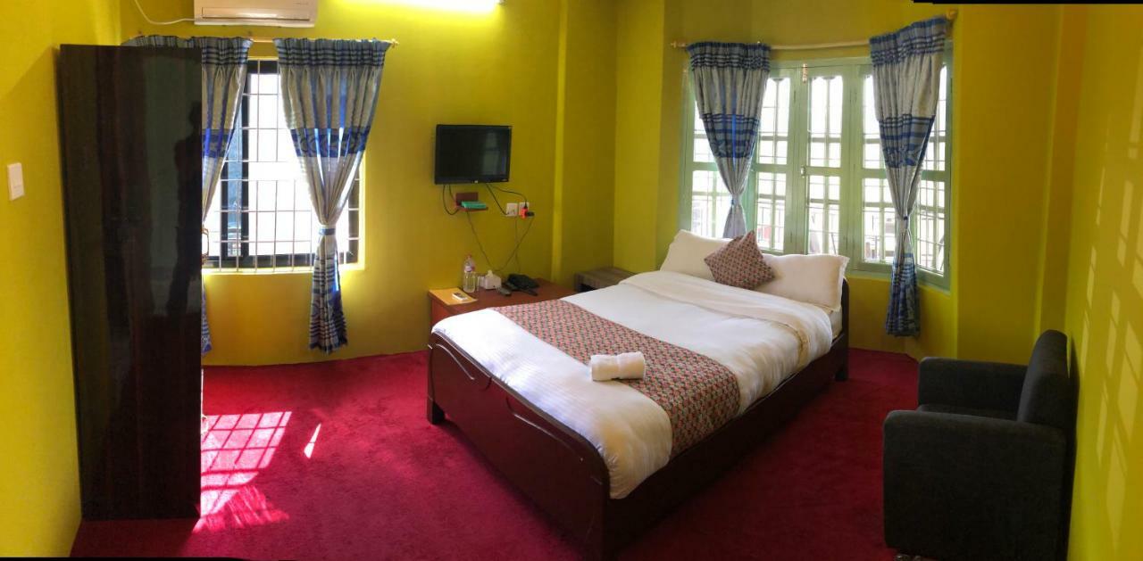 Hotel Blue Magnet Pokhara Eksteriør bilde